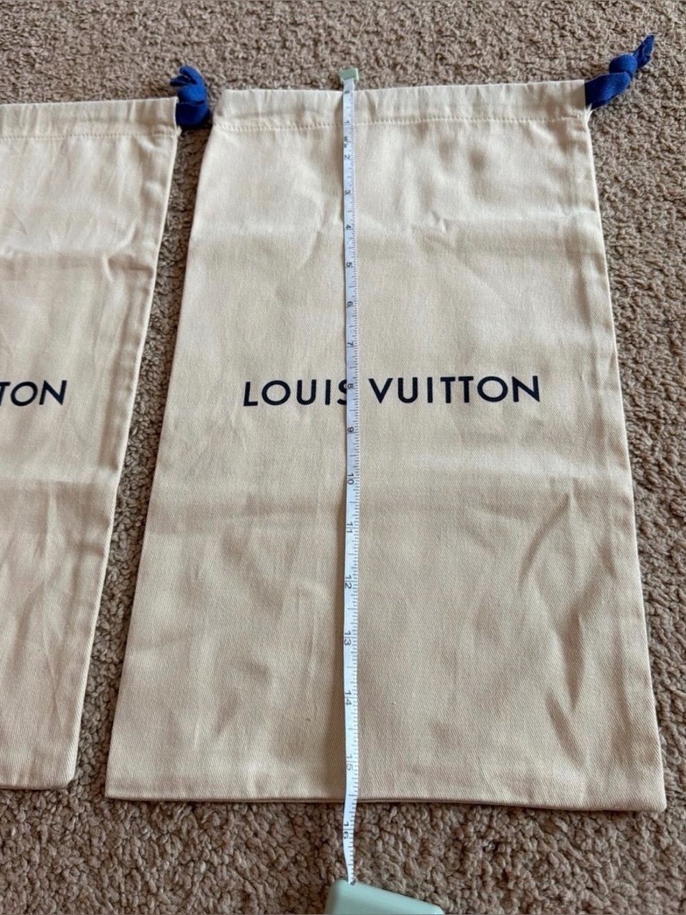 Louis Vuitton - Picture 3 of 6